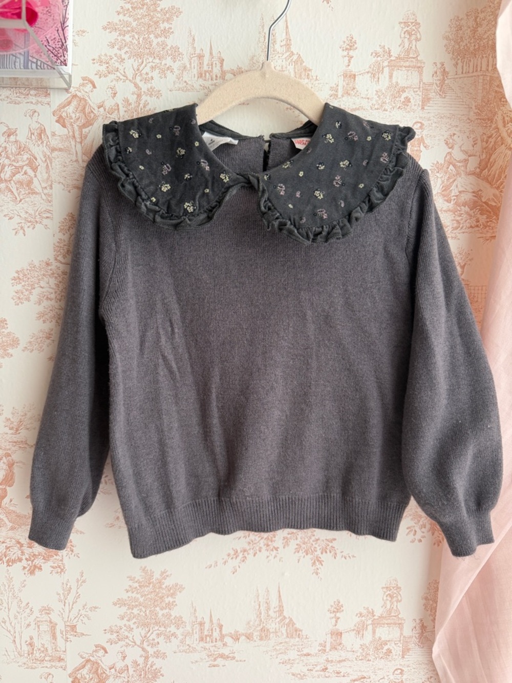 Zara Charcoal Gray Knit Sweater with Embroidered Corduroy Peter Pan Collar. 4t
